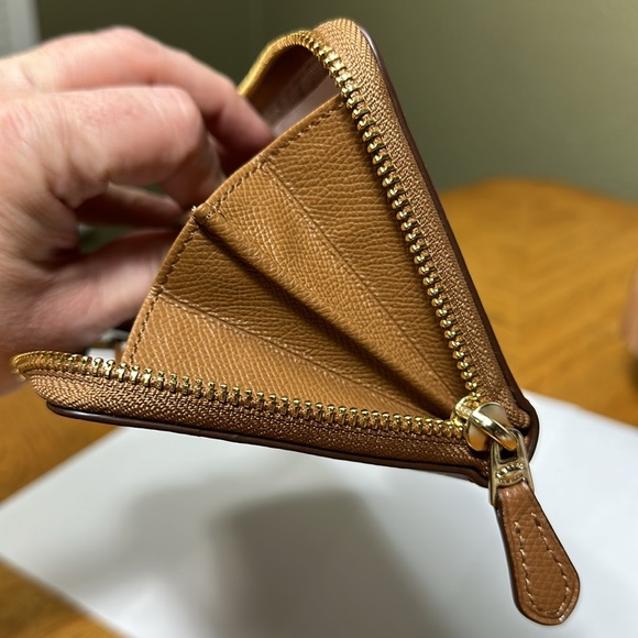 *NWT* COACH Accordion Zip Wallet - HTF color - Picture 14 of 15